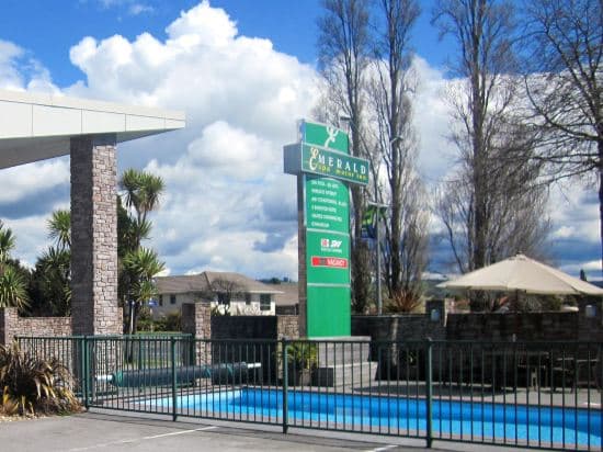 Emerald Spa Motor Inn