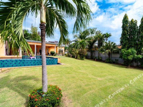 Stunning Luxury Golf and Pool Villas