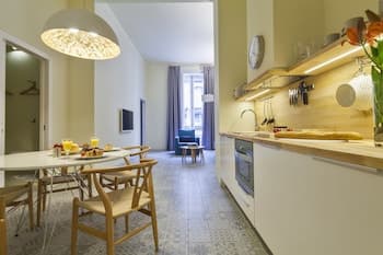 Uma Suites Pau Claris Barcelona