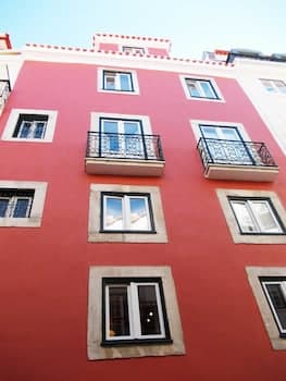 Contemporary by Apartments Alfama