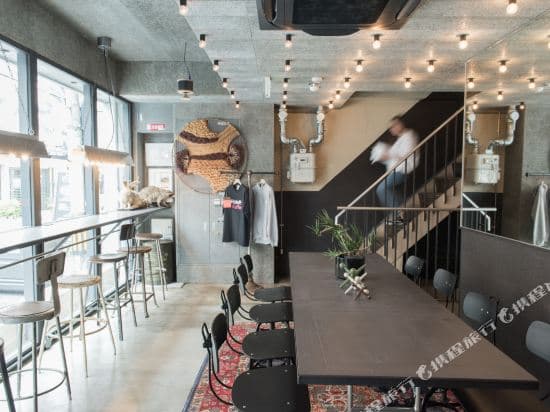 EARTHMANS HOTEL & KAFFEE Shinsaibashi