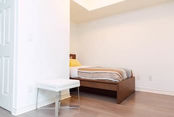 Sarkar Suites - Downtown Apartments