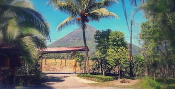 CERRO CHATO ECOLODGE