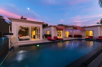 Luxury Pool Villa 54
