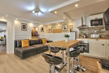 42-Luxury Flat