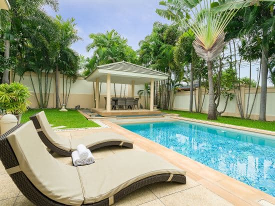Luxury Pool Villa SRV
