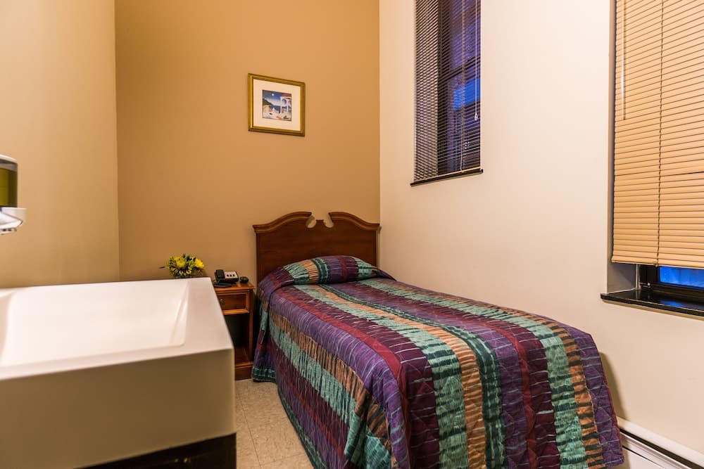 Americana Inn