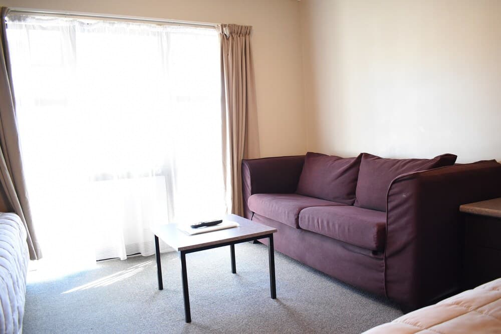 Devonwood Motel