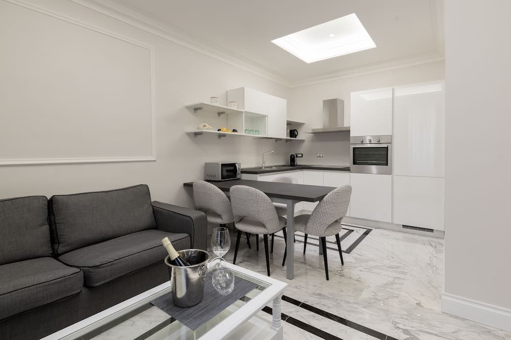 Aurora Luxury Suites