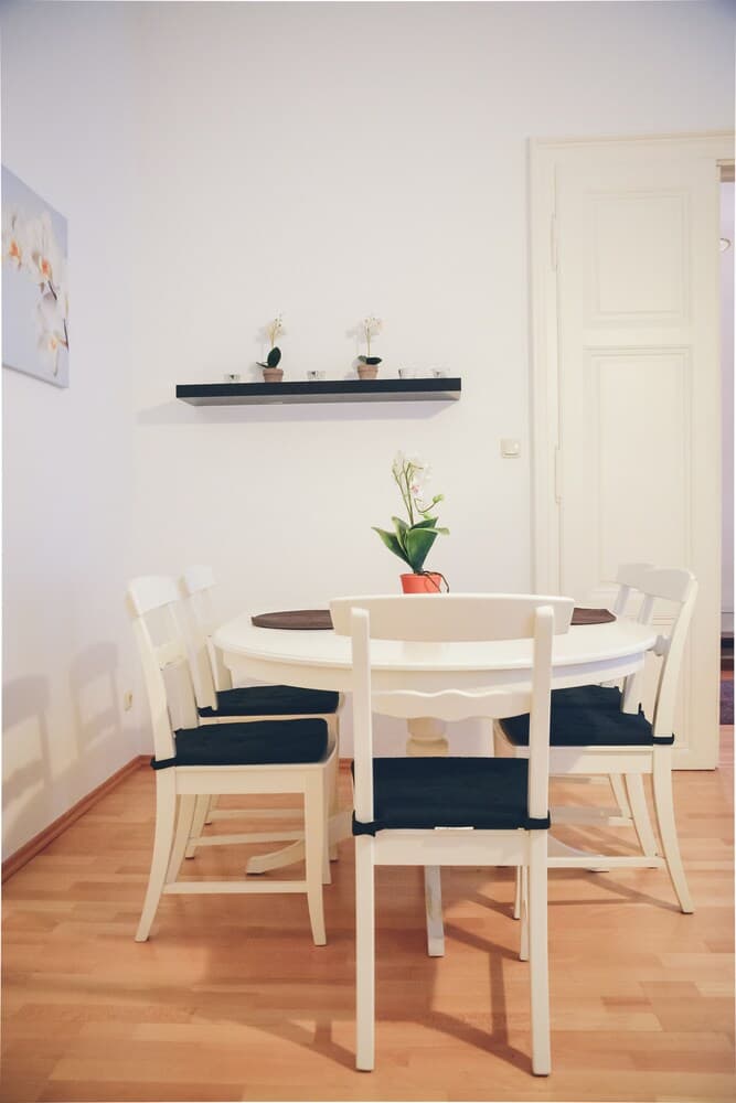 JL Apartments