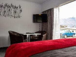 Luxe Suites & Apartments