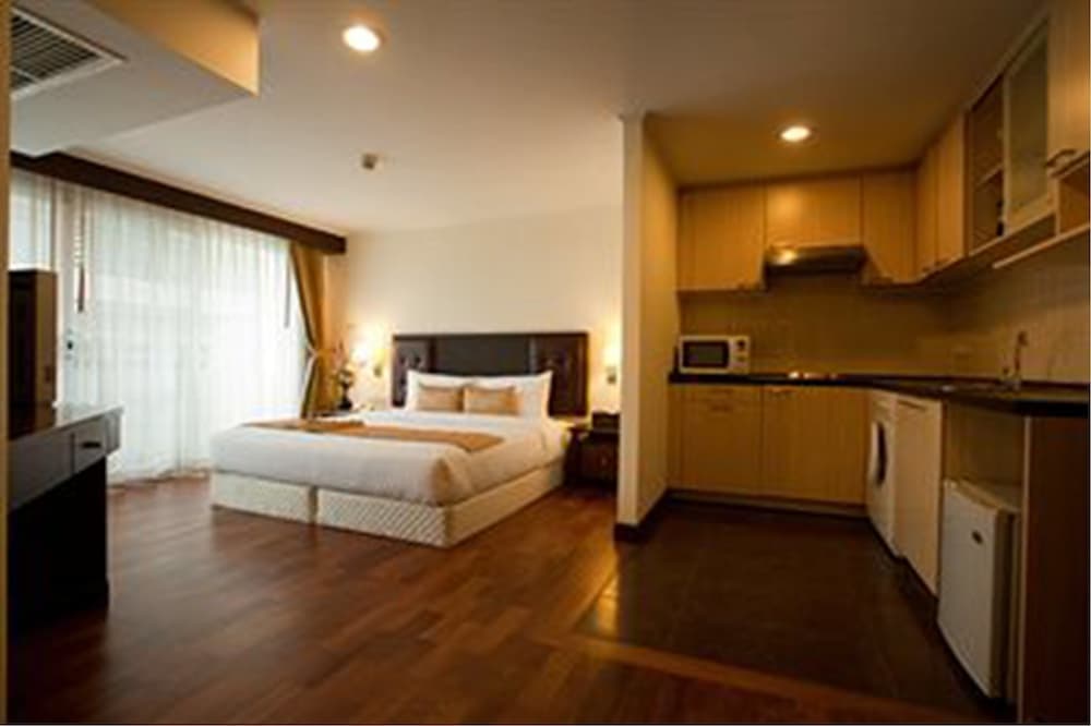 S.M. Grande Residence