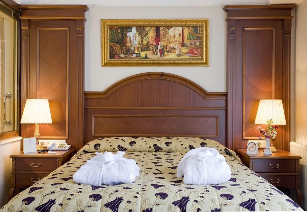 GLK Premier Regency Suites & Spa