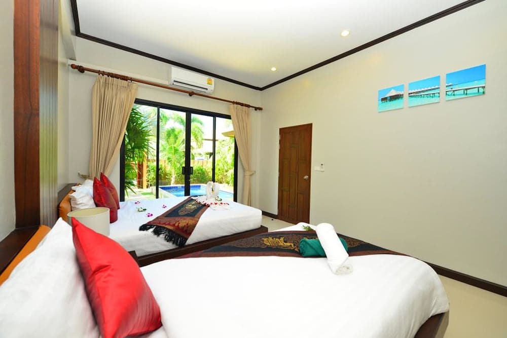 Naiharn Garden Villa