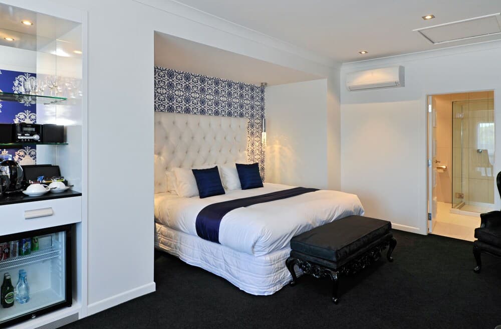 Black Swan Lakeside Boutique Hotel