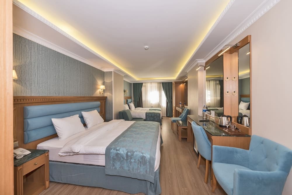 Magnaura House Hotel