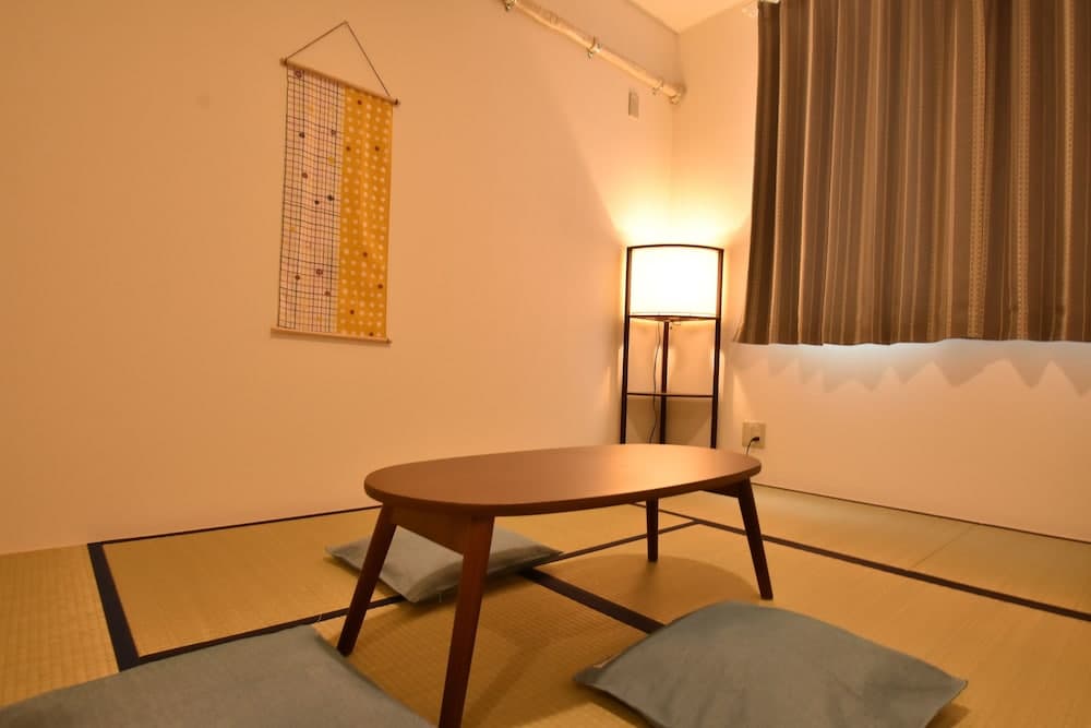 Hostel Enisia Namba