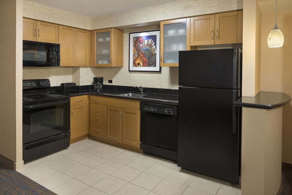 Residence Inn by Marriott Toronto Downtown / Entertainment District