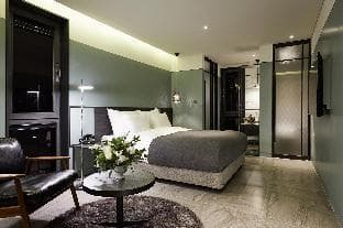 9 Brick Hotel
