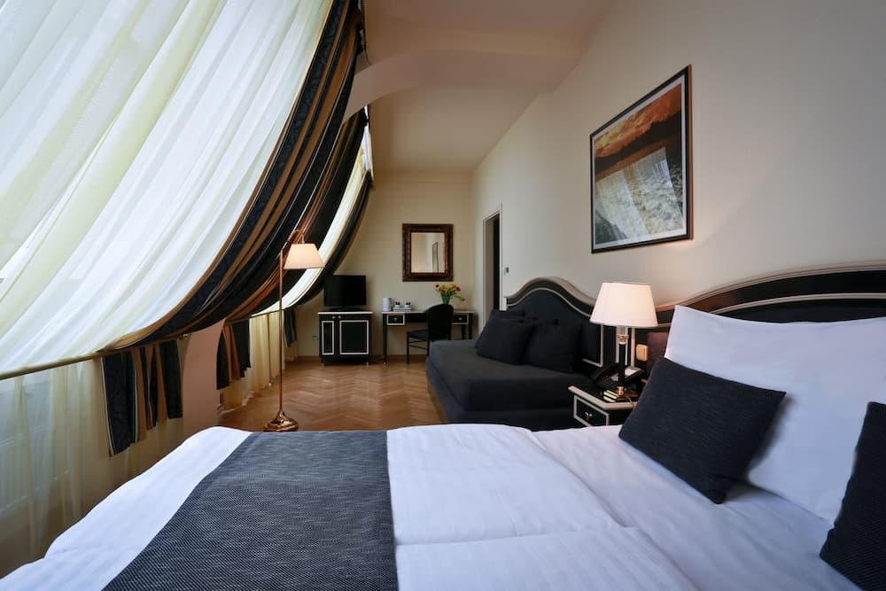 Elysee Hotel