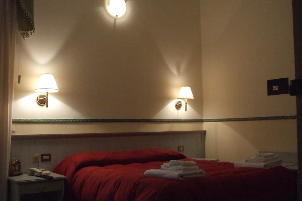 Cambridge Hotel