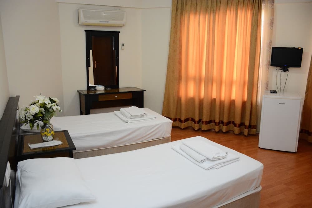 Pinus Otel