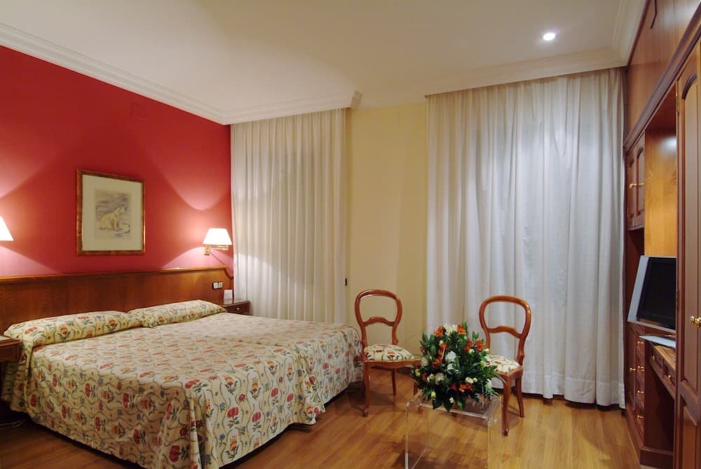 Hotel Regencia Colón