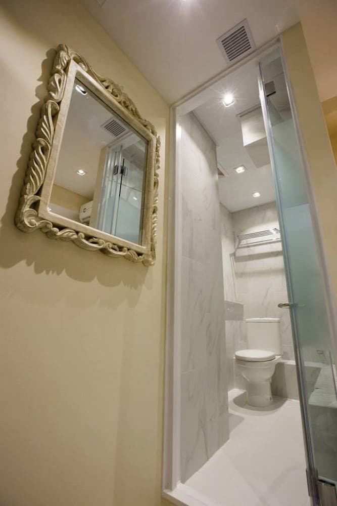 9 Boutique Hotel (Phoenix Apartments)