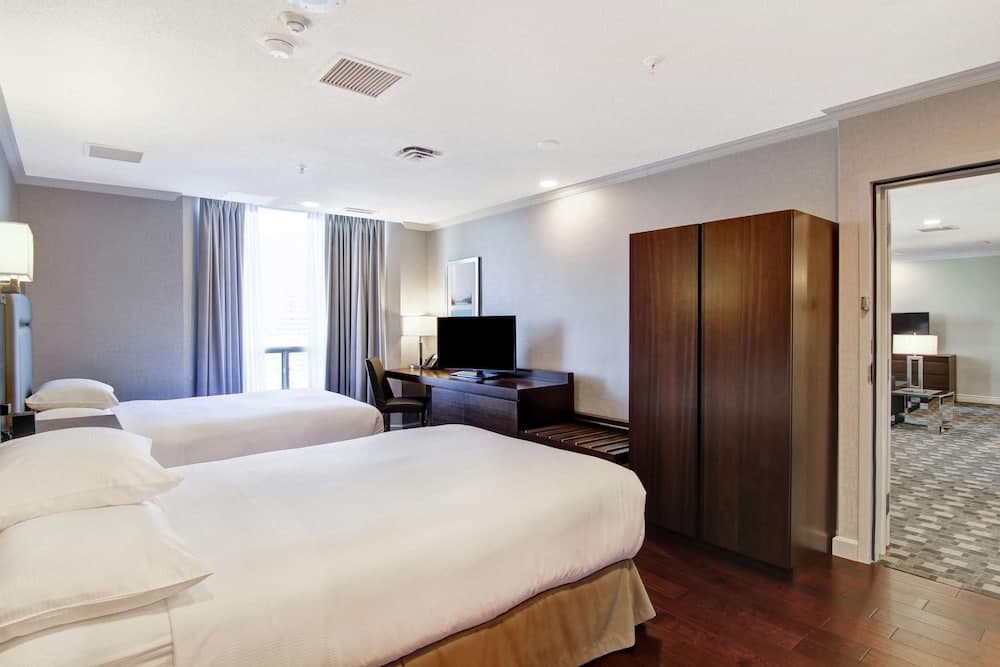 DoubleTree by Hilton Toronto Downtown