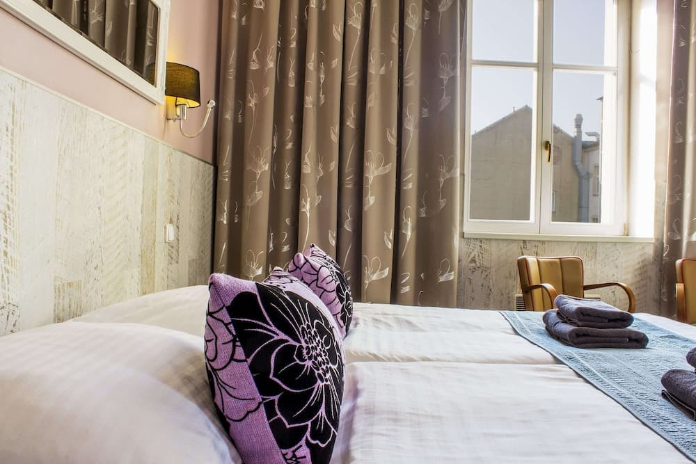 Royal Court Hotel