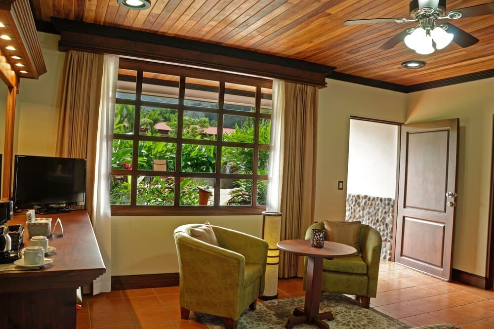 Volcano Lodge, Hotel & Thermal Experience
