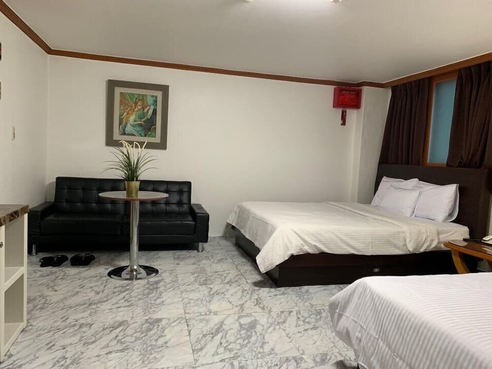 New World Hotel