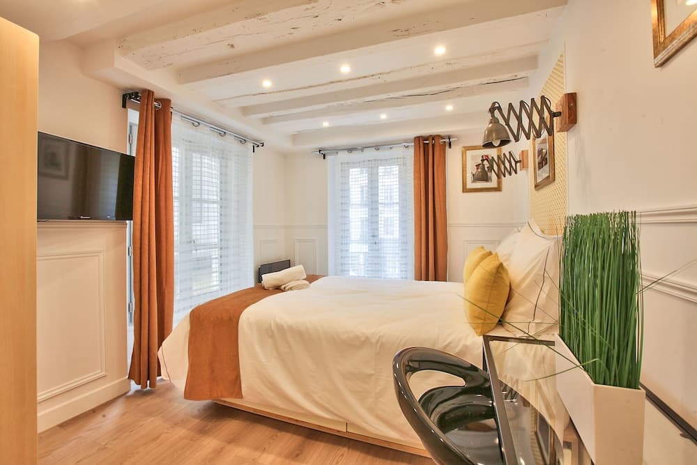 42-Luxury Flat