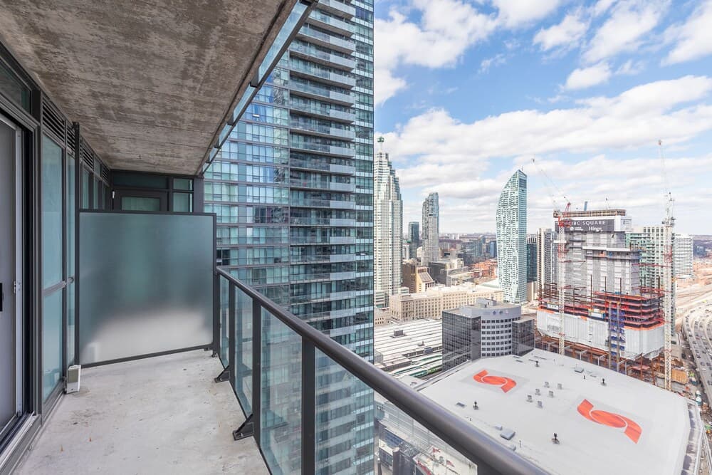 Simply Comfort. Maple Leaf Square