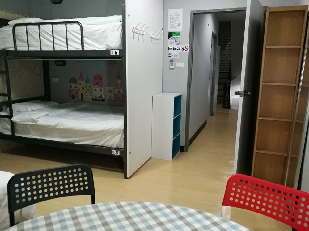 Moumou Hostel