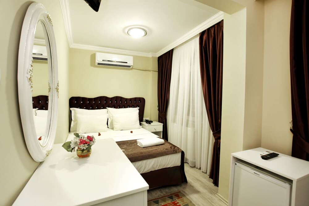 Spinel Hotel