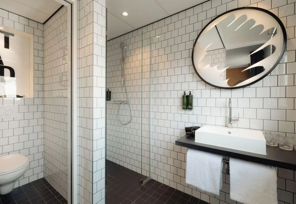 Conscious Hotel Amsterdam City - the Tire Station