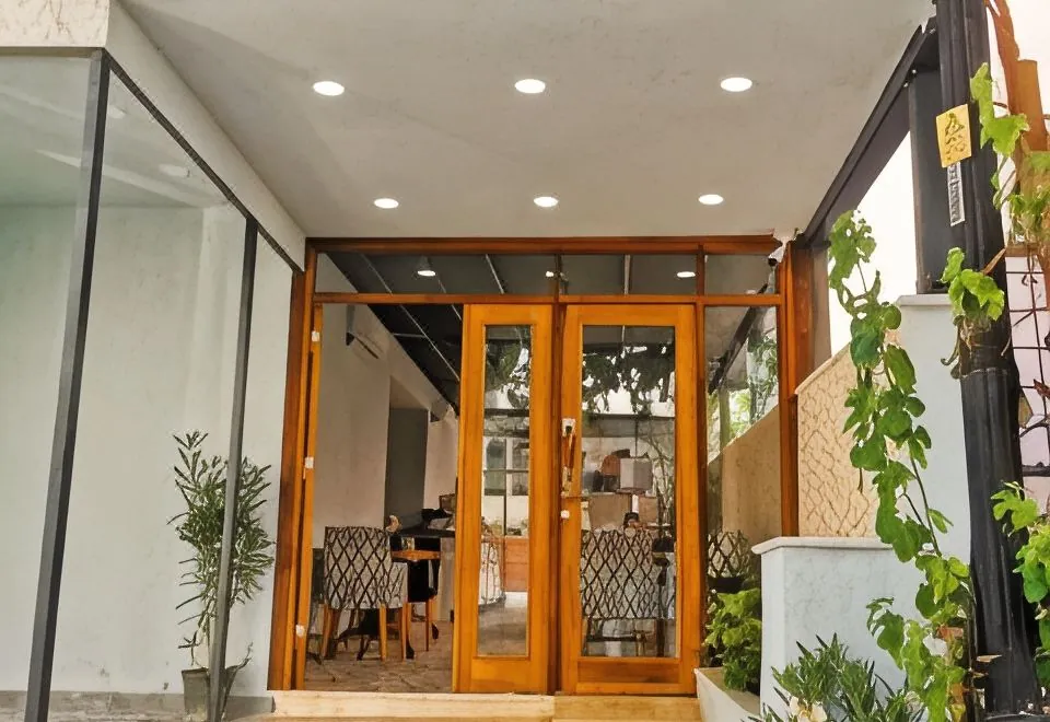 Luxx Garden Hotel
