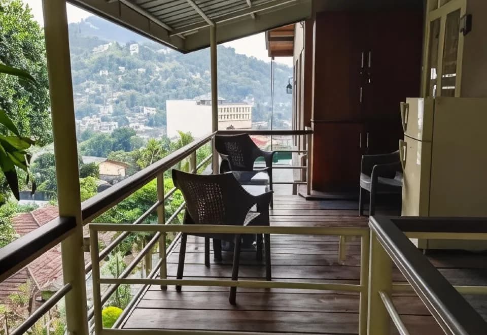 Marvel Hills Kandy