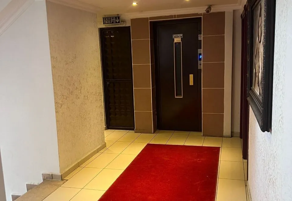 Red White Hotel