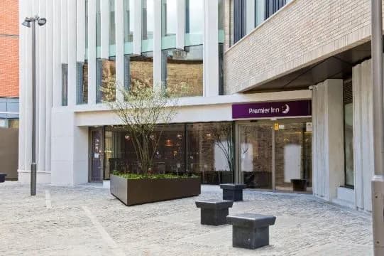 London Southwark (High St)