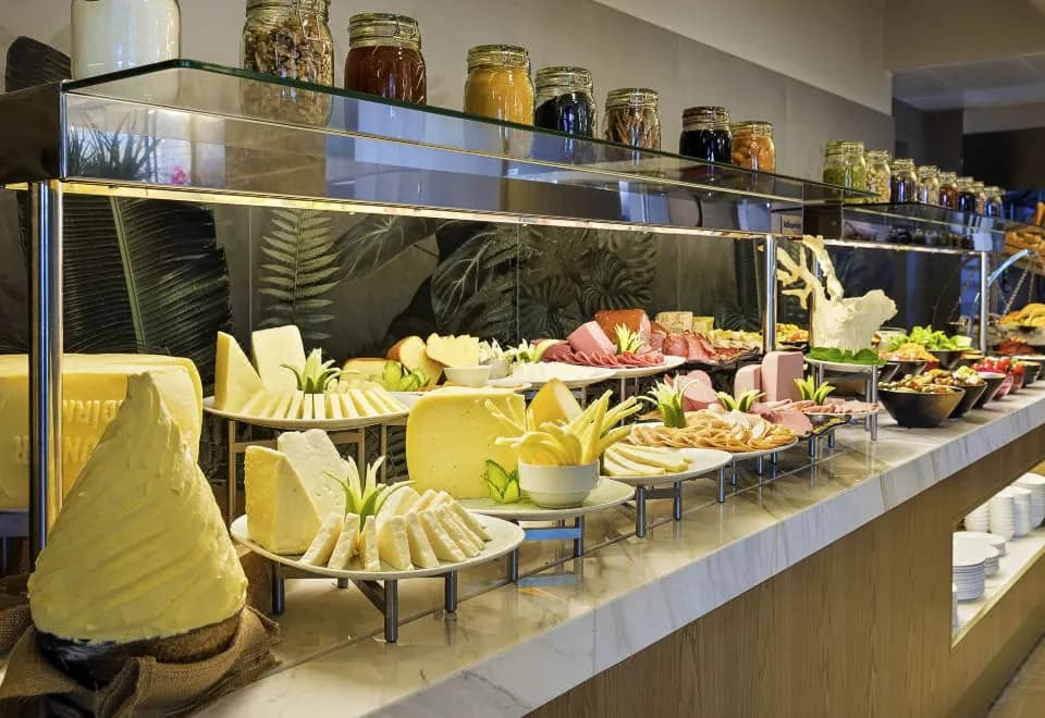 Mövenpick Living Istanbul Camlivadi