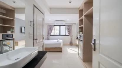 La Porte Bangkok Hotel