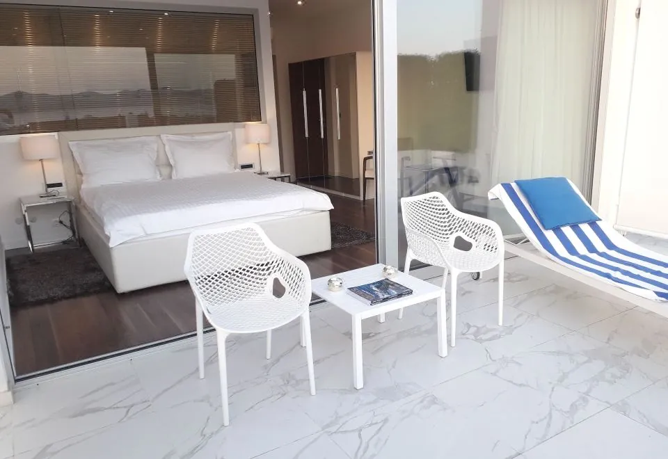 Demar Residence