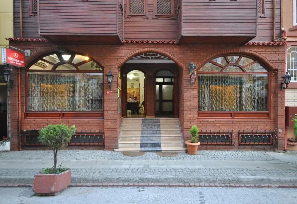Side Hotel