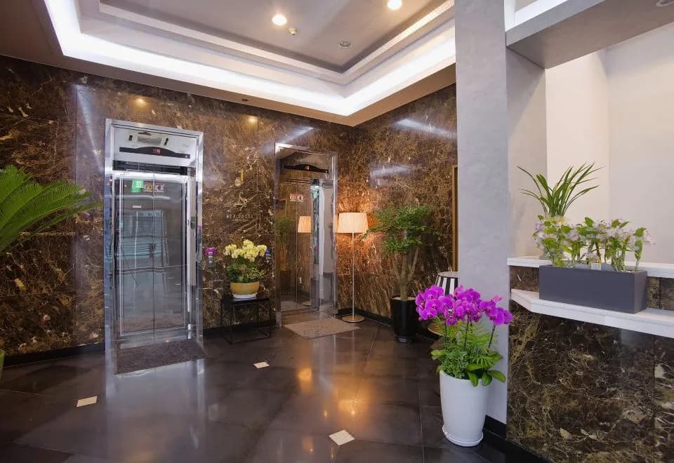 Lex Tourist Hotel