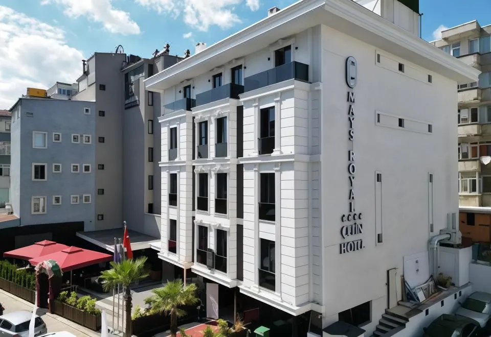 MAYS ROYAL HOTEL