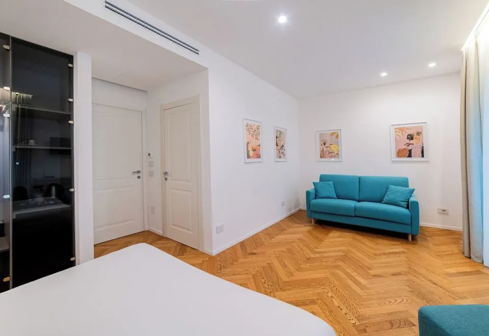 Nero Rooms