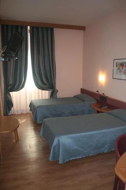 Albert Hotel
