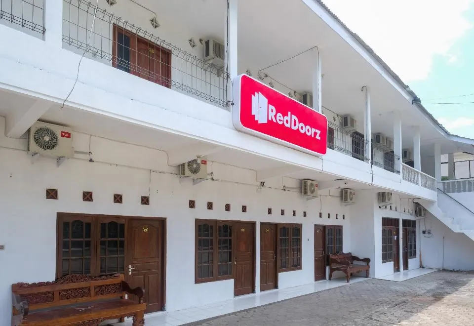 RedDoorz near Plaza Ambarrukmo Yogyakarta